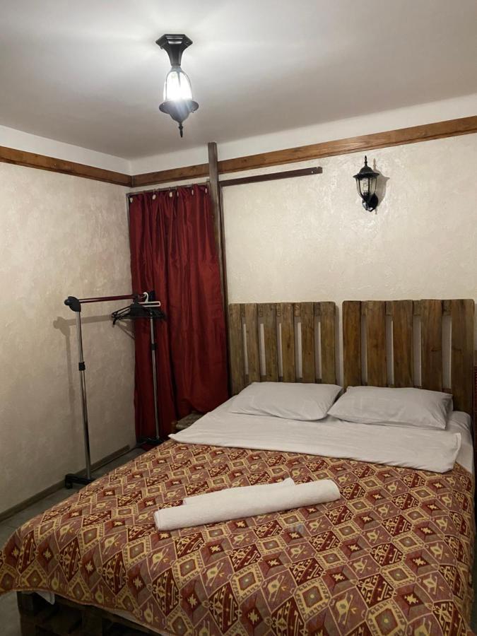 Mini Hostel N.Tigranyan 5 Jerevan Buitenkant foto