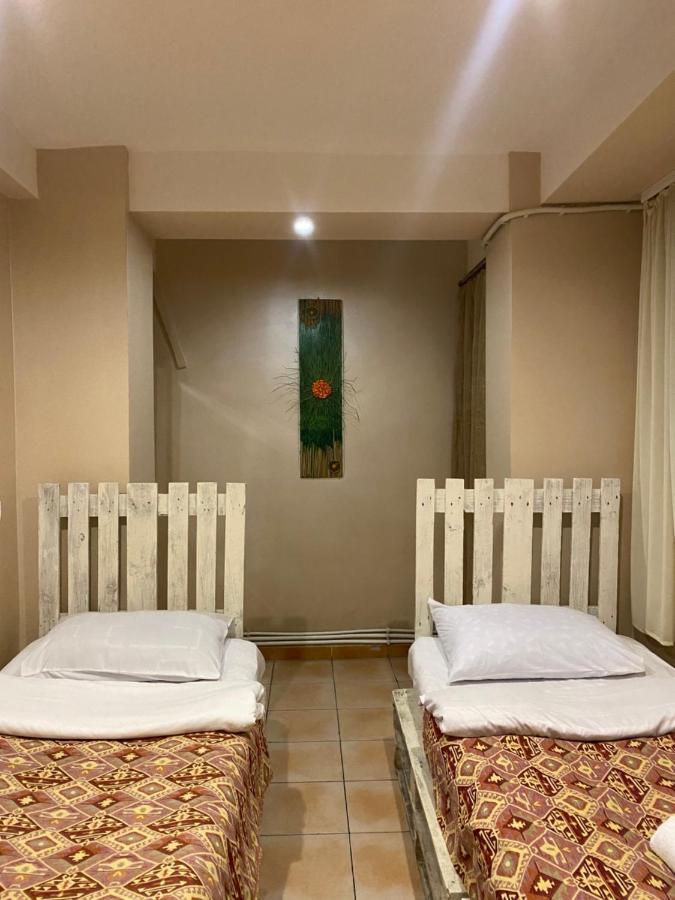 Mini Hostel N.Tigranyan 5 Jerevan Buitenkant foto